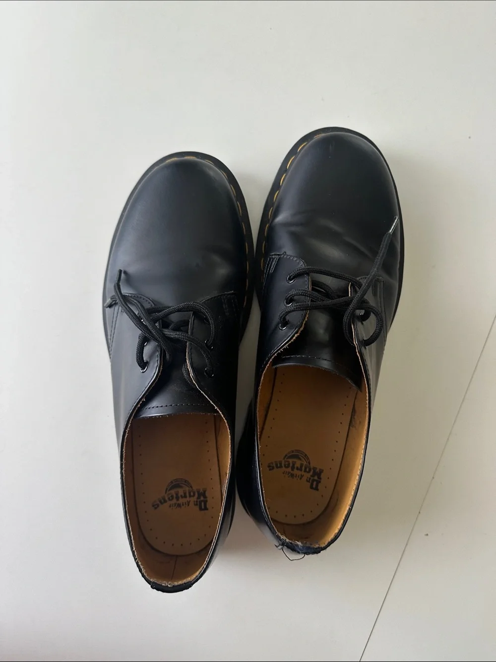 Dr. Martens smooth black